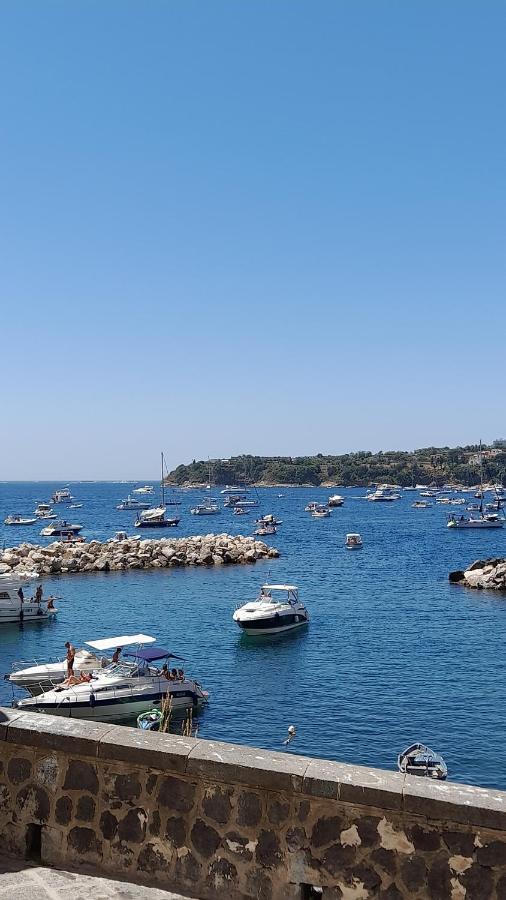 Apartamento Residenza Mena Marina Corricella Procida Exterior foto